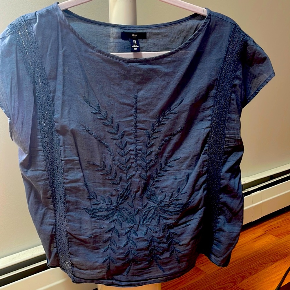 Gap short sleeve blouse. Peasant style with embroidered detail.